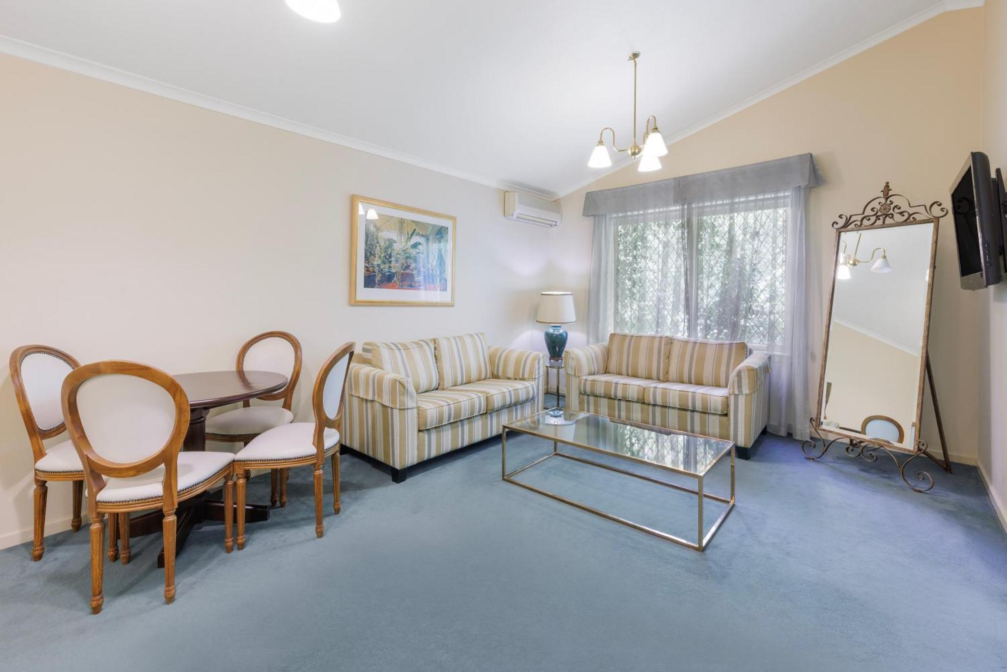 Elizabethan Lodge Мелбърн Екстериор снимка